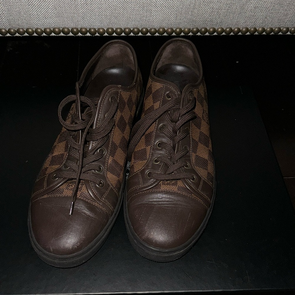 Los Vuitton damier tennis shoes